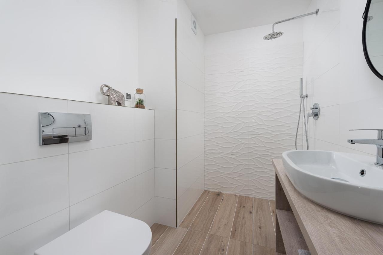 Roza Baltyku - Apartamenty I Pokoje A Debki Ngoại thất bức ảnh