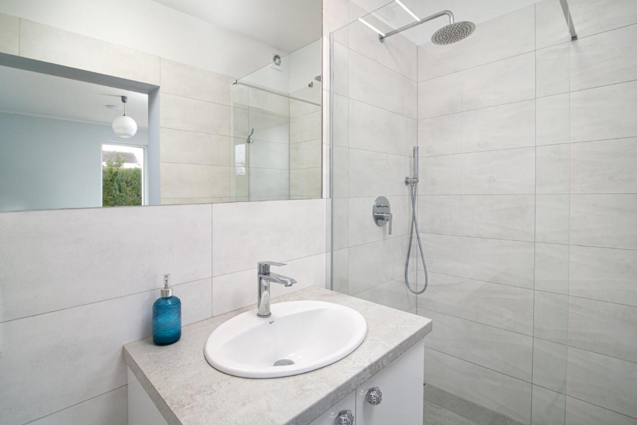 Roza Baltyku - Apartamenty I Pokoje A Debki Ngoại thất bức ảnh